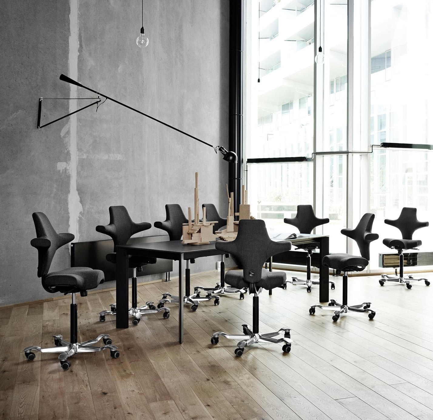 HÅG Capisco 8106 Saddle Seat Chair