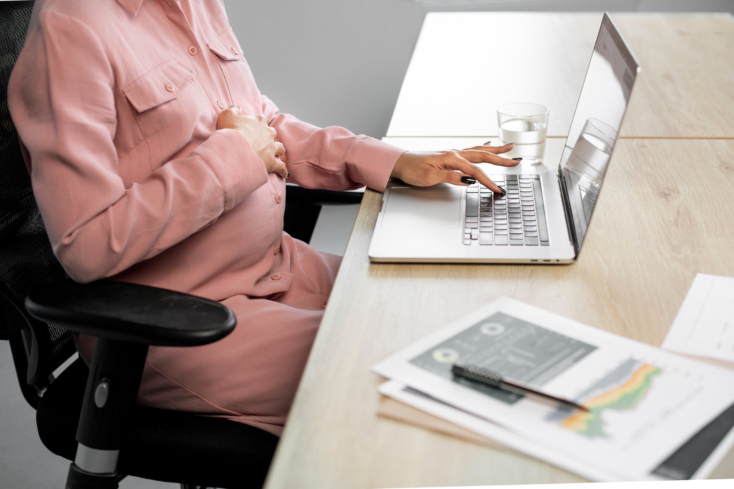 Ergonomics and Wellness for Pregnant Women: Creating a Comfortable and Productive Home Office