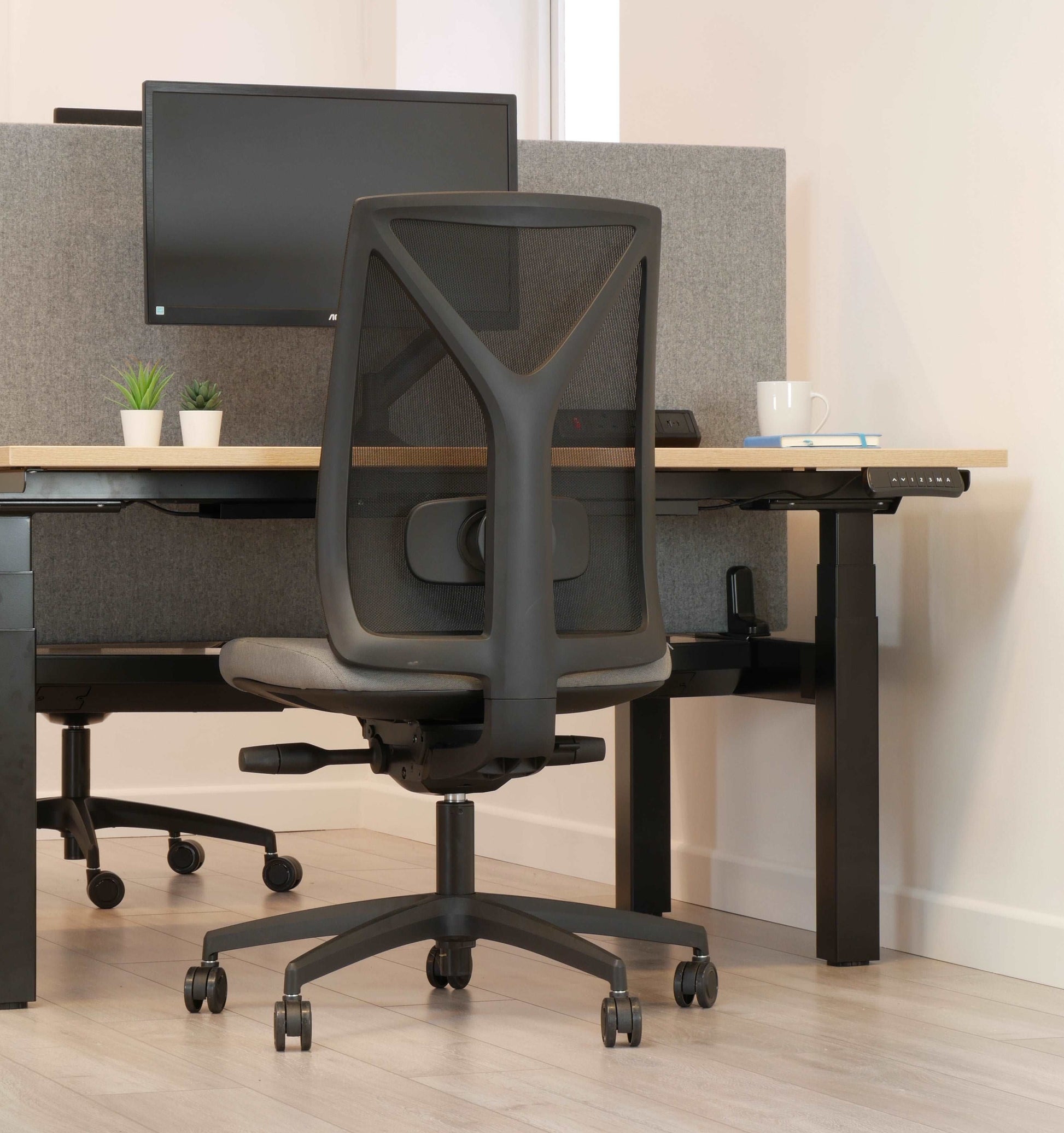 Formetiq Modena Mesh Back Task Chair